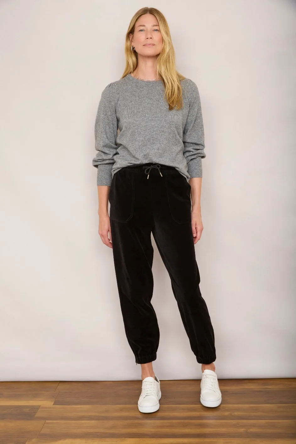 Aniyah Velour Trouser - Black