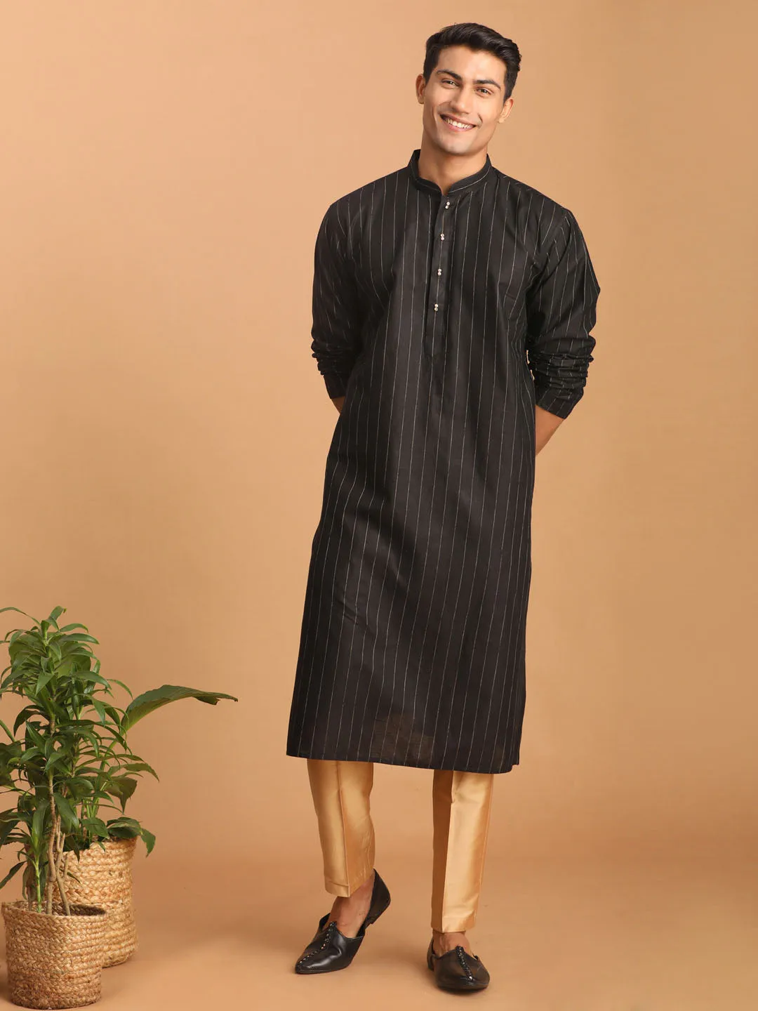 VASTRAMAY Black Striped Kurta and Pant Set