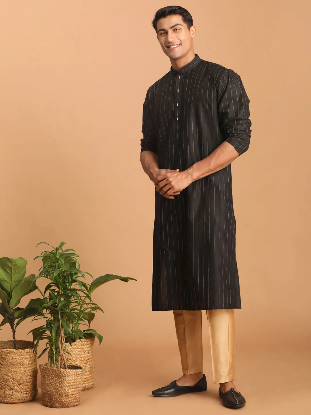 VASTRAMAY Black Striped Kurta and Pant Set